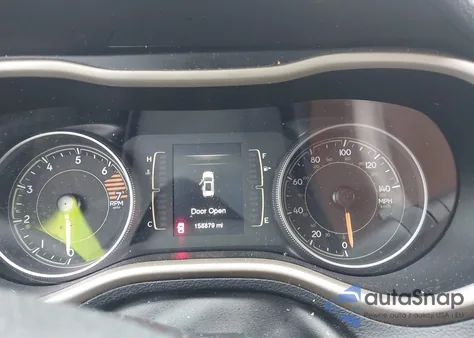 2016 Jeep Cherokee Altitude z USA, uszkodzony, nr VIN 1C4PJMAB4GW340102